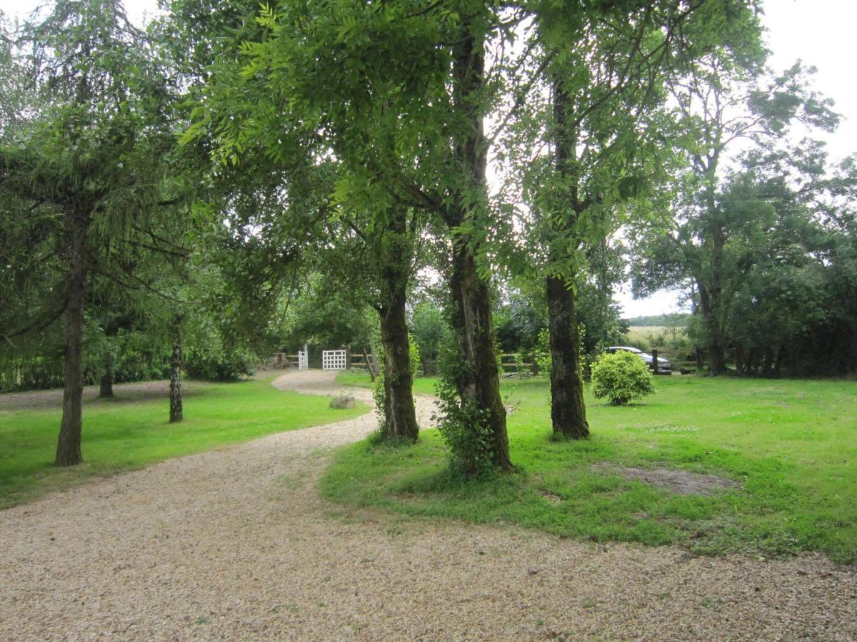 Magnificent Holiday Home With Pool Saint-Paul-du-Bois Bilik gambar